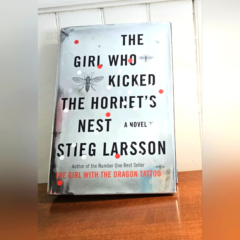 The Girl Who Kicked the Hornet's Nest Book